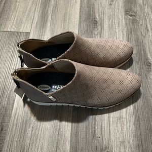 Stylish suede comfort shoe